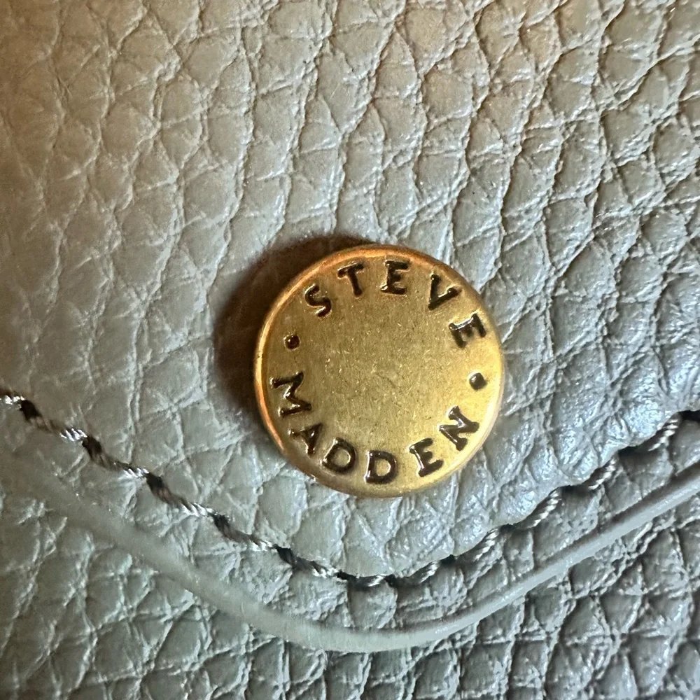 Steve Madden Soft Sage Pebbled Faux Leather Keychain Wallet